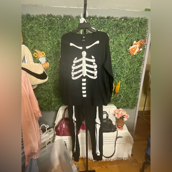 New skeleton pajamas - Picture 1 of 2